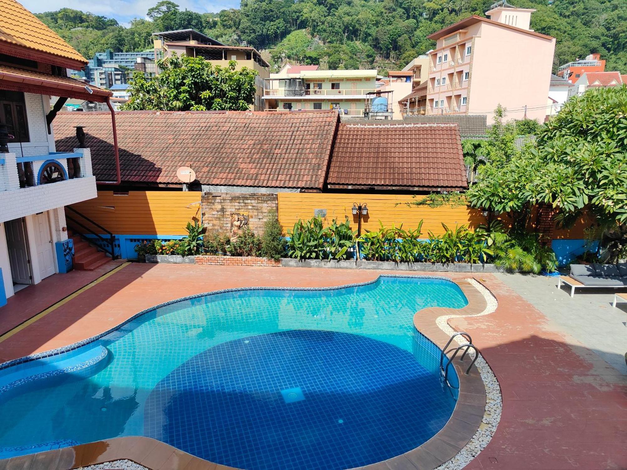 Baankasemsuk Resort 般咔 深宿 Patong Exterior photo
