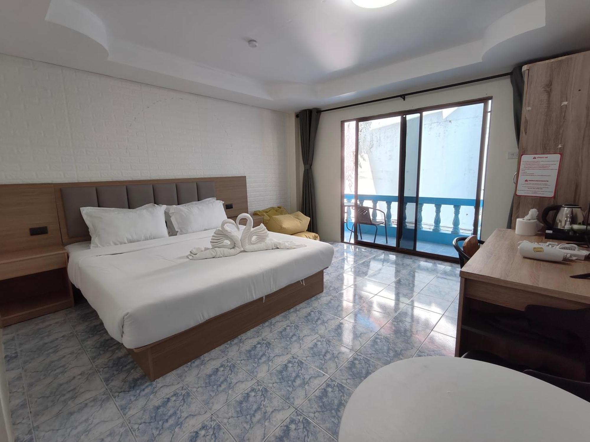 Baankasemsuk Resort 般咔 深宿 Patong Exterior photo