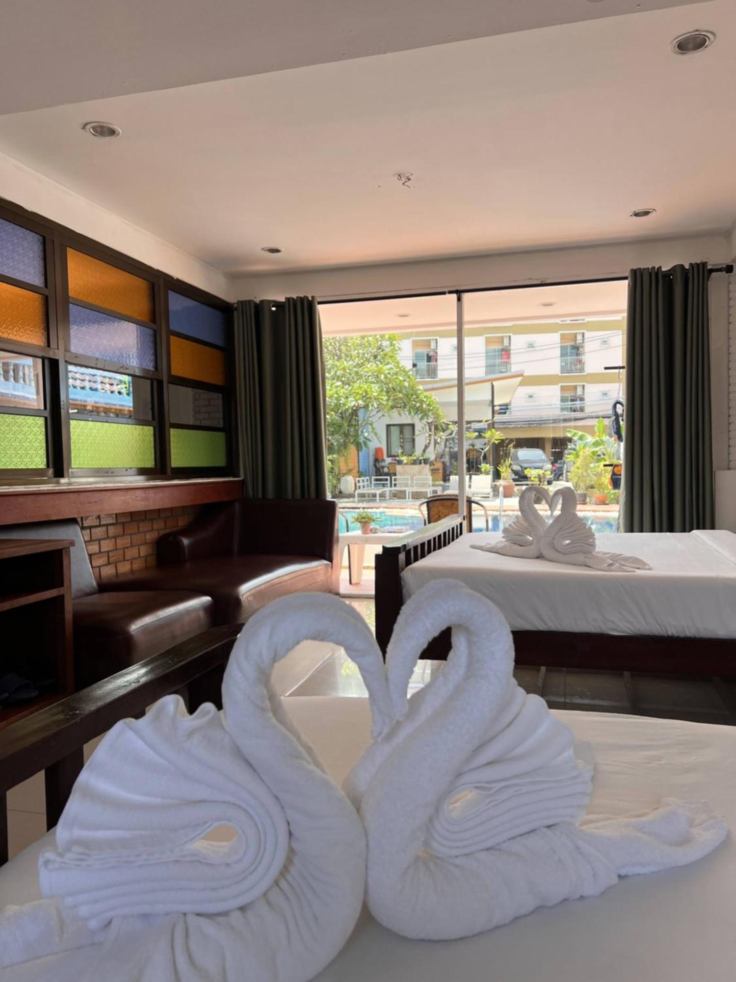 Baankasemsuk Resort 般咔 深宿 Patong Exterior photo